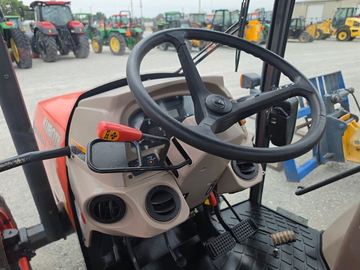 2015-kubota-m7060-image-18