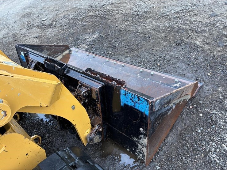 2016-caterpillar-249d-image-9