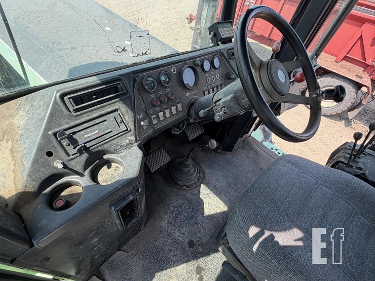 steiger-bearcat-iii-st225-image-12