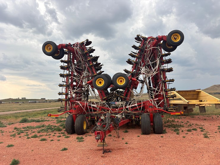 2011-bourgault-3310-75-image-2