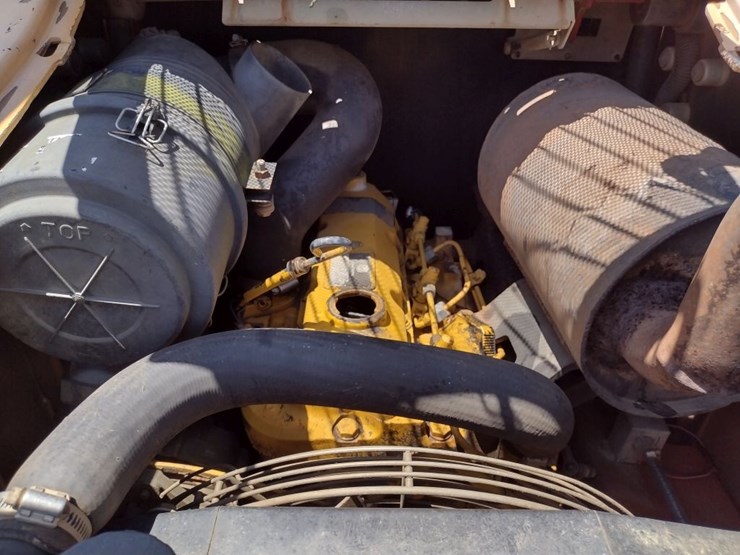john-deere-240-image-22