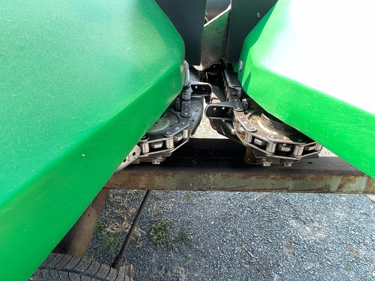 #1251-•-2020-drago-gt-flagship-8-row-corn-head-(case-ih-flagship-mounts)-image-9