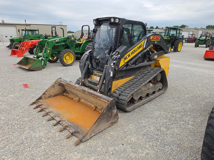 2022-new-holland-c232-image-1