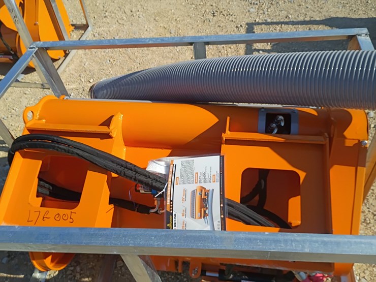 #l76-005-•-landhonor-concrete-mixer-skid-steer-attachment-image-10