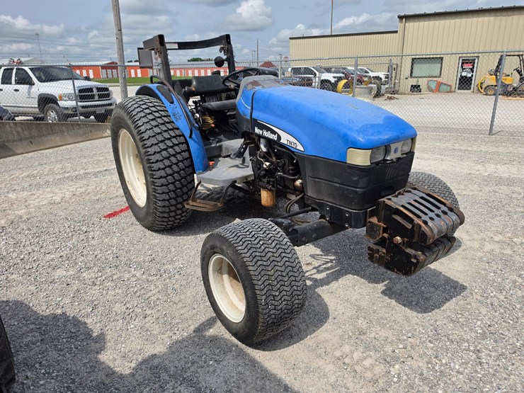 2002-new-holland-tn70-image-1