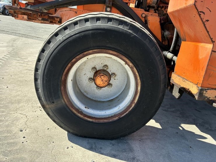 case-ih-4240-image-13