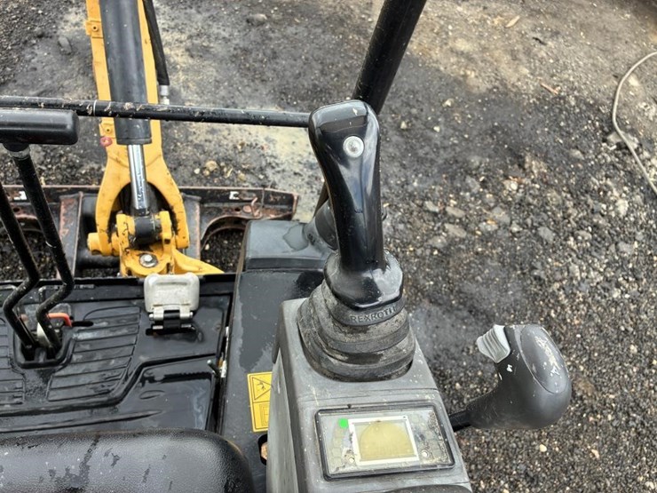 2013-caterpillar-301.7d-cr-image-22