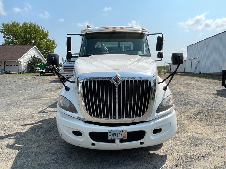 2011-international-prostar-image-2