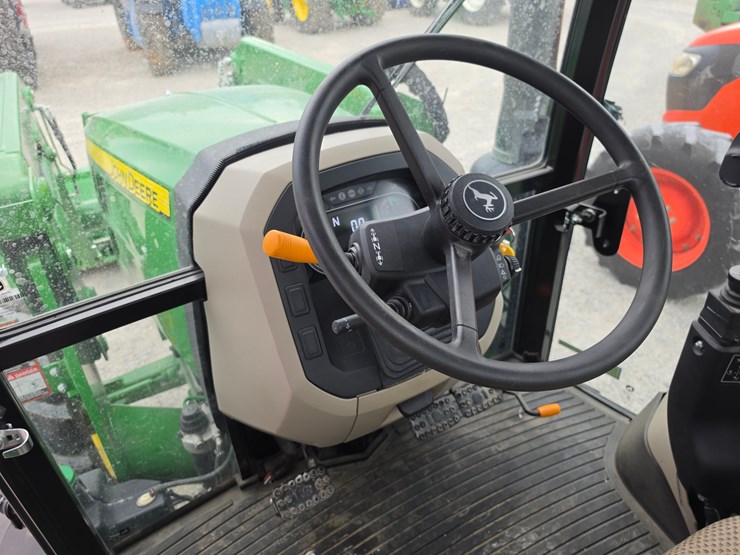 2023-john-deere-5100e-image-13