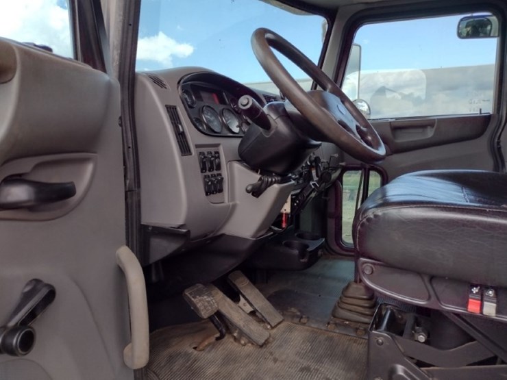 peterbilt-337-image-12
