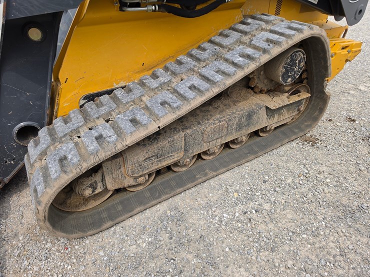 2014-deere-333e-image-14
