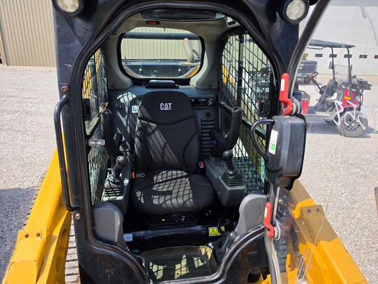 2020-caterpillar-299d3-image-7