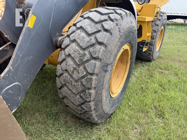 2019-deere-524l-image-15