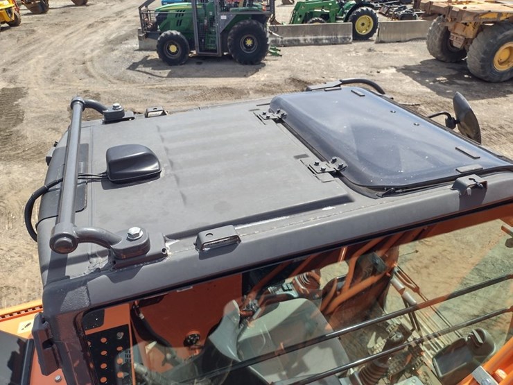 hitachi-zx160-lc-6n-image-40