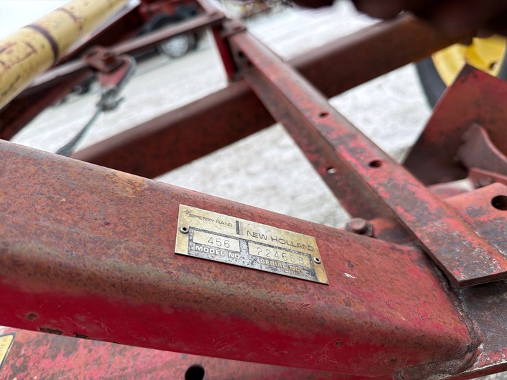 new-holland-456-image-3