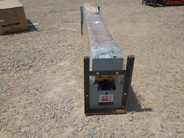 #l77-020-•-lanch-two-post-vehicle-lift-image-8