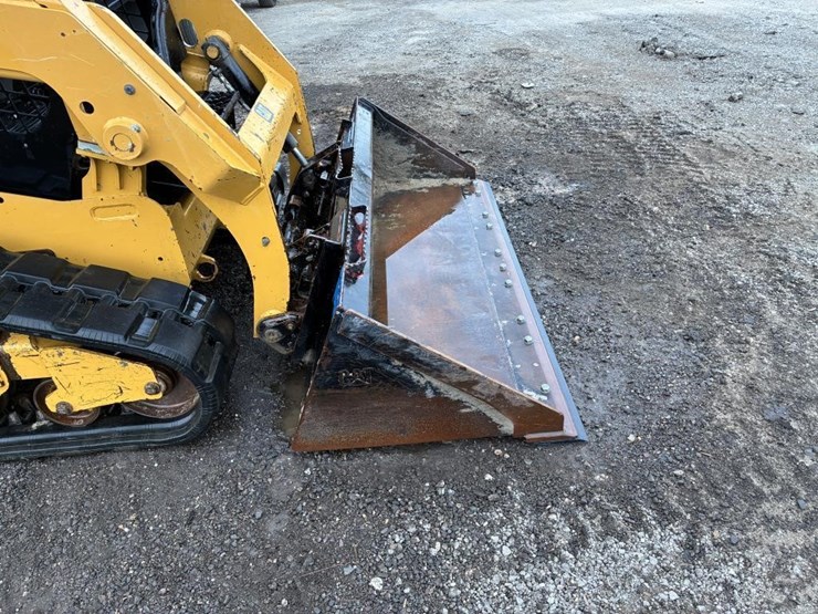 2016-caterpillar-249d-image-6
