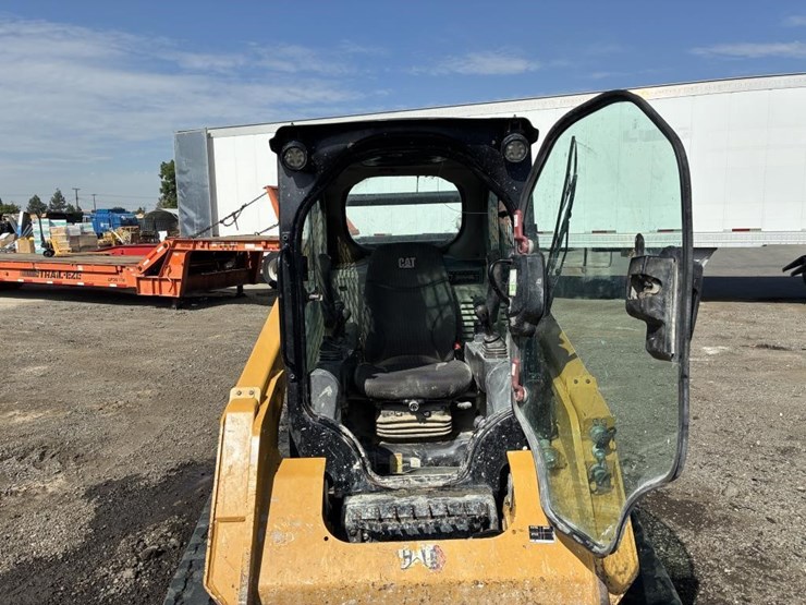 2023-caterpillar-259d3-image-17