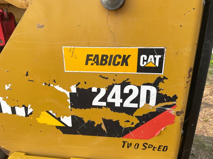 caterpillar-242d-image-11