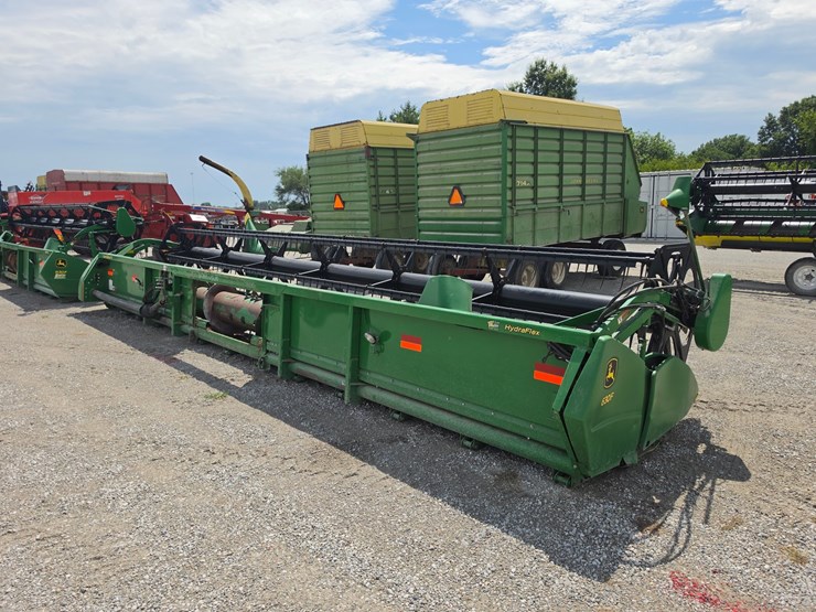 2011-john-deere-630f-image-9