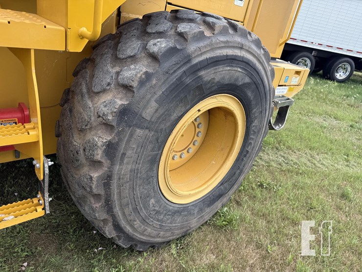 2019-deere-524l-image-24