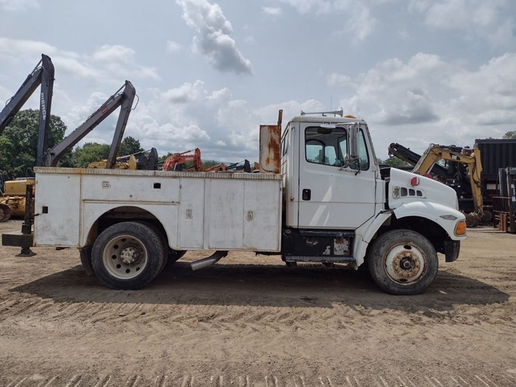 freightliner-fl70-image-3