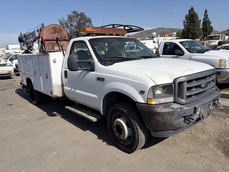 2003-ford-f550-image-2