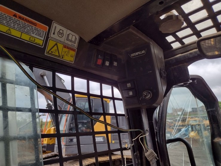 caterpillar-277b-image-10
