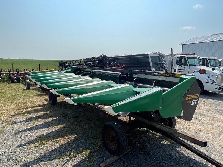 #1251-•-2020-drago-gt-flagship-8-row-corn-head-(case-ih-flagship-mounts)-image-1
