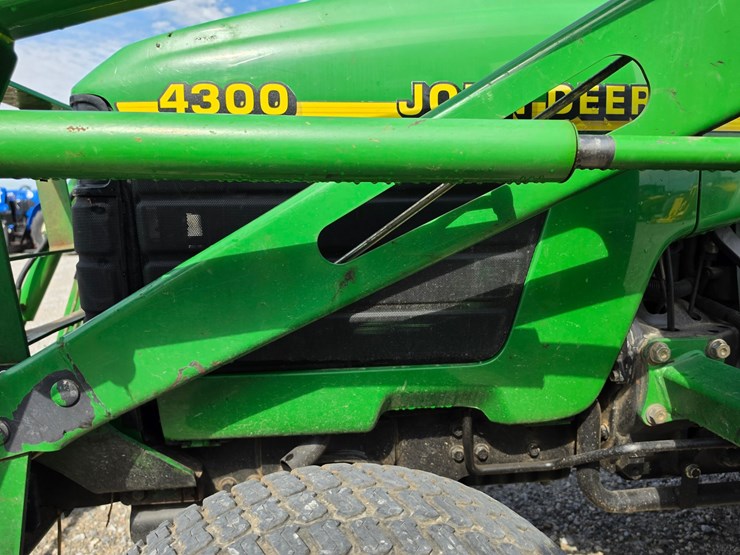 1999-john-deere-4300-image-8