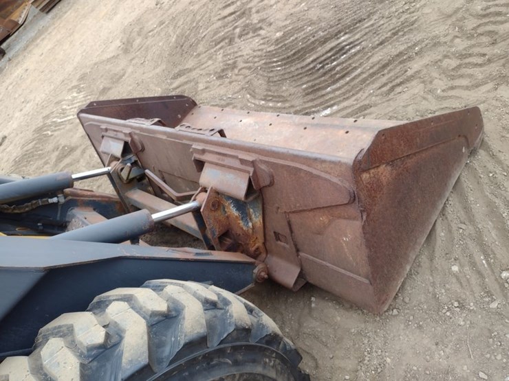 new-holland-ls180-image-20