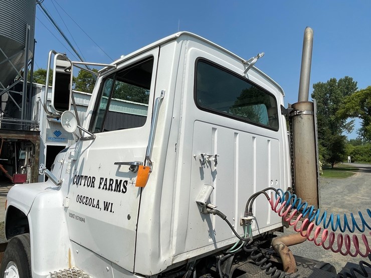 1988-ford-l8000-image-11