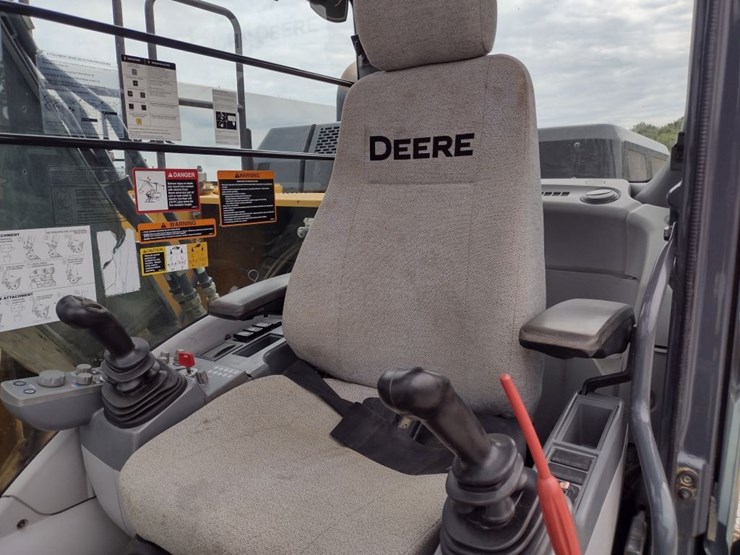 deere-160g-lc-image-11
