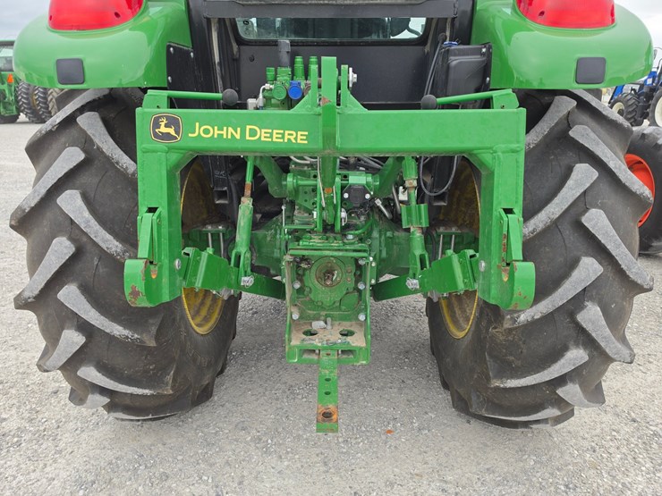 2023-john-deere-5100e-image-18