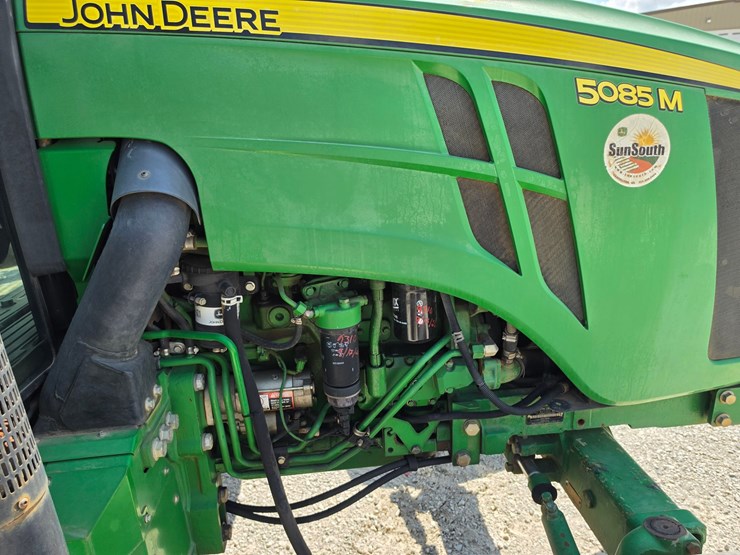 2016-john-deere-5085m-image-17