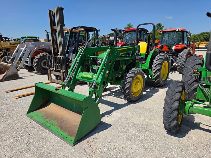 2022-john-deere-5045e-image-25