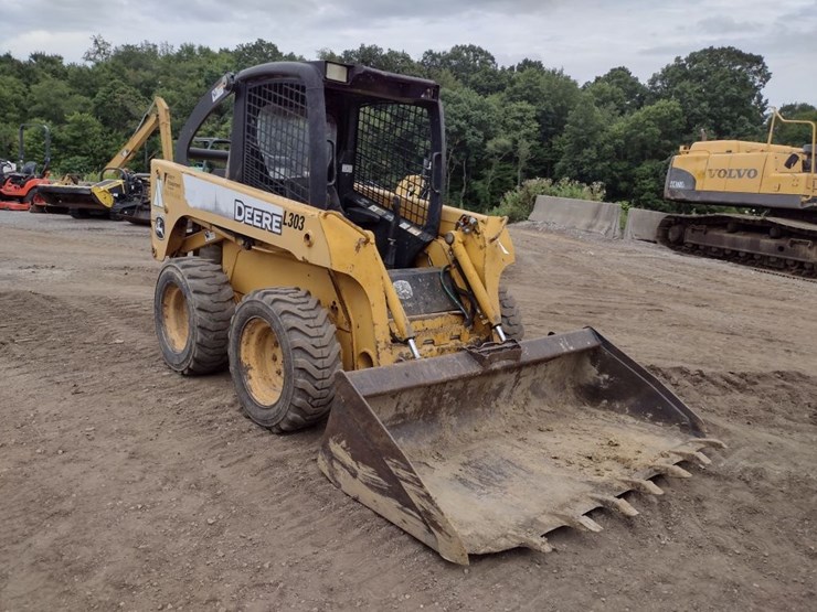 john-deere-317-image-24