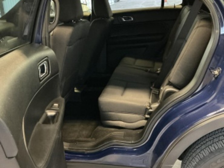 2018-ford-explorer-image-23
