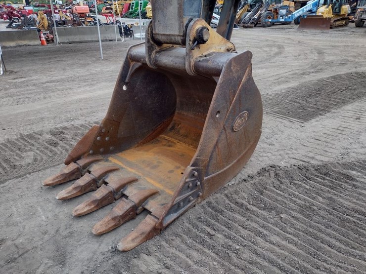 deere-270d-lc-image-49