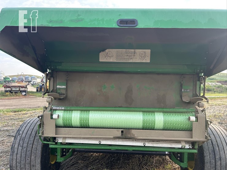 2010-john-deere-568-image-25