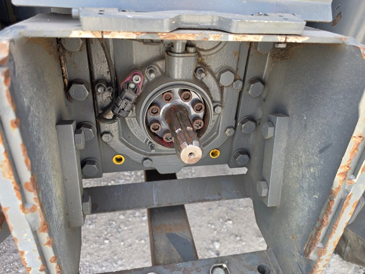 2020-kubota-m7-132-image-15