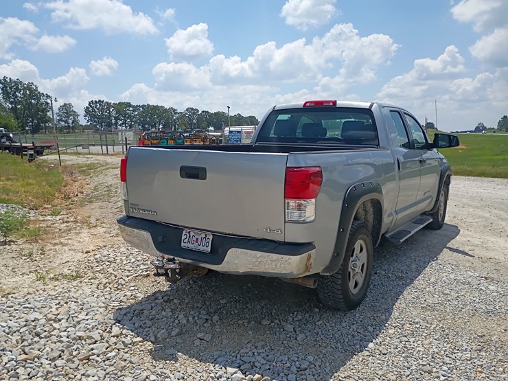 2010-toyota-tundra-image-7