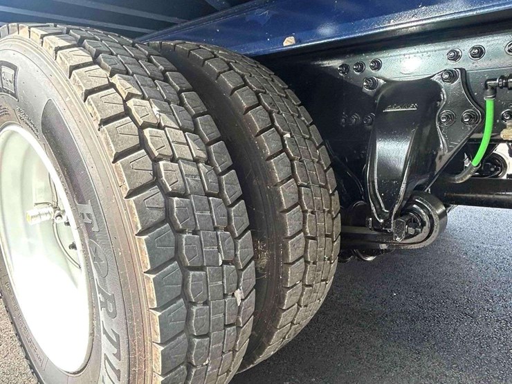 2018-freightliner-m2-106-image-77