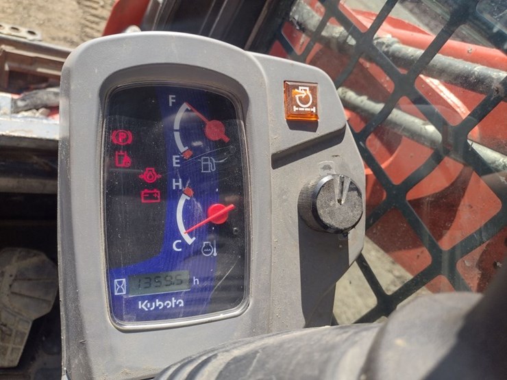 kubota-svl65-image-7