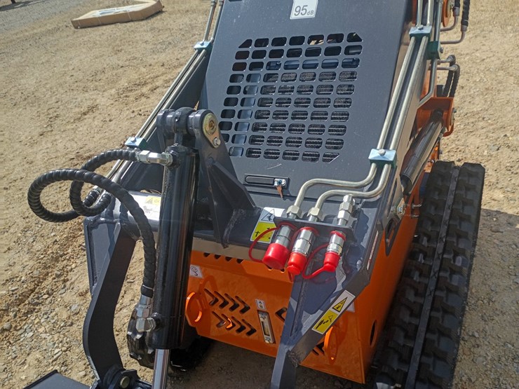 #l76-046-•-2026-landhonor-me380-mini-skid-steer-image-9
