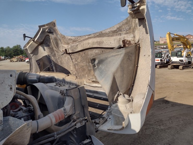 ford-f650-xlt-image-18