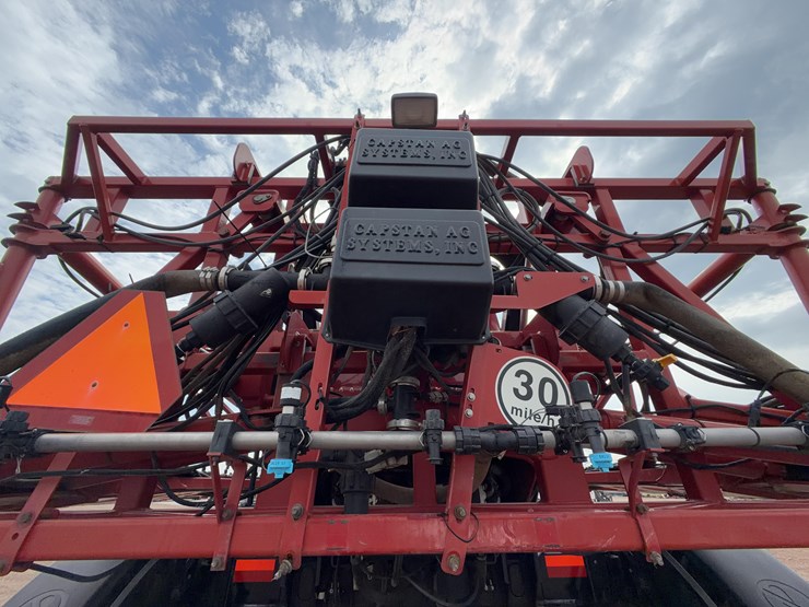 2009-case-ih-4420-self-propelled-sprayer-image-21
