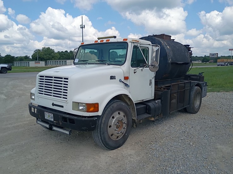 1999-international-4700-image-1