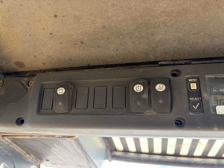 john-deere-325-image-14