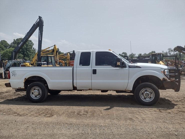 12-ford-f250-image-3
